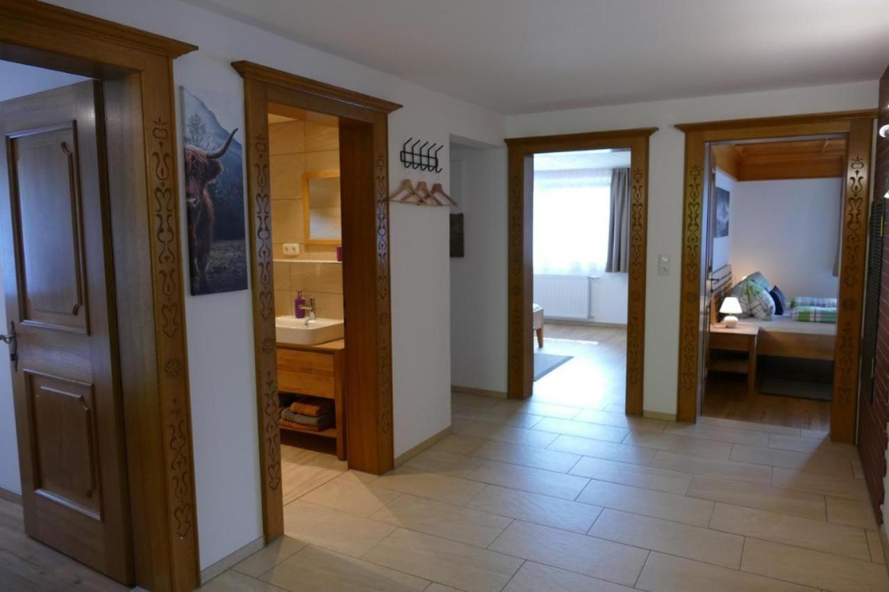 Alpenbauernhaus Konzett シュルンス 部屋 写真