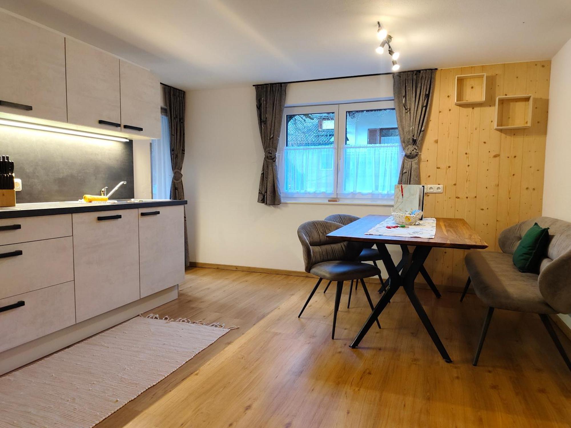 Alpenbauernhaus Konzett シュルンス 部屋 写真