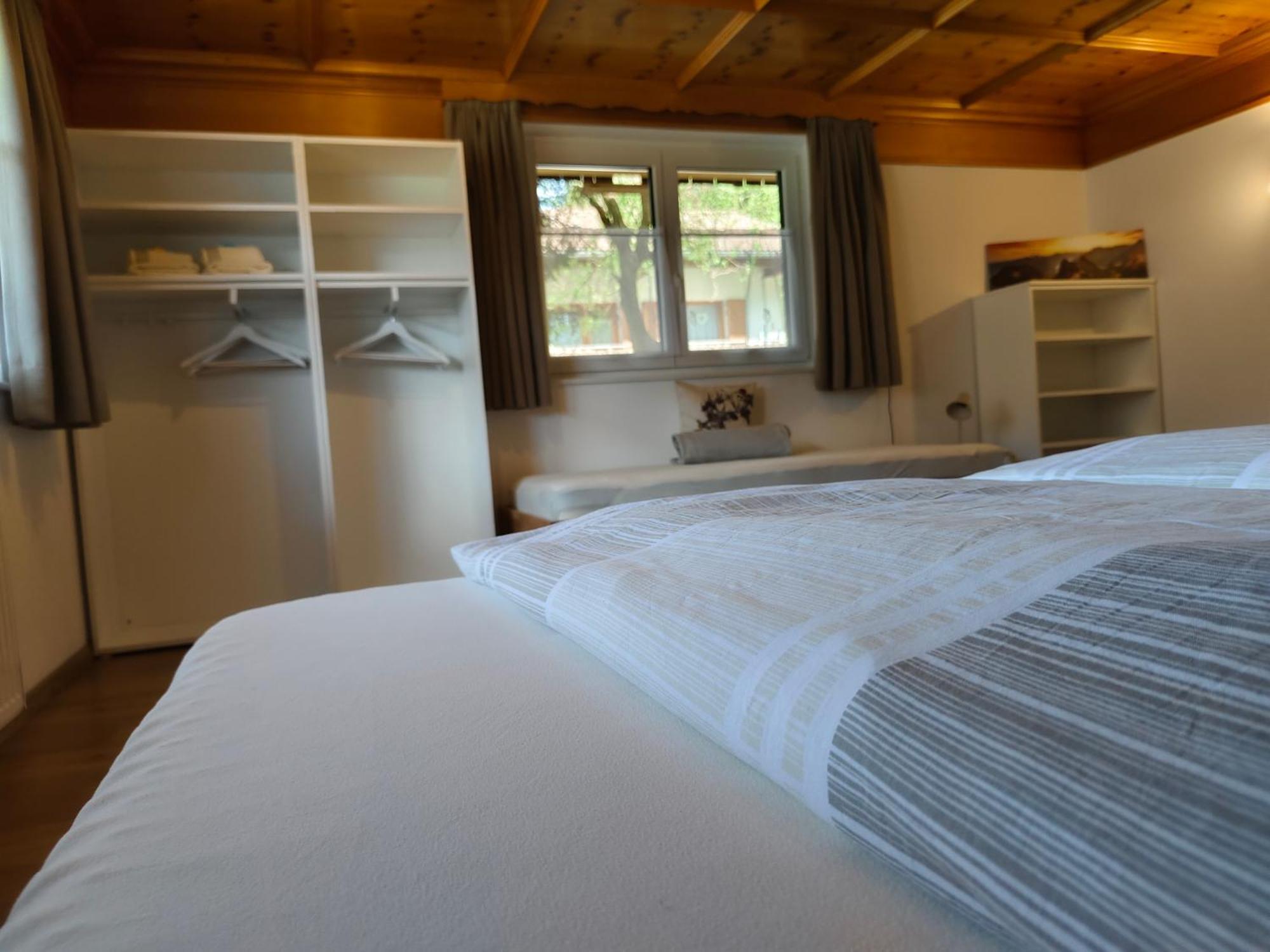 Alpenbauernhaus Konzett シュルンス 部屋 写真