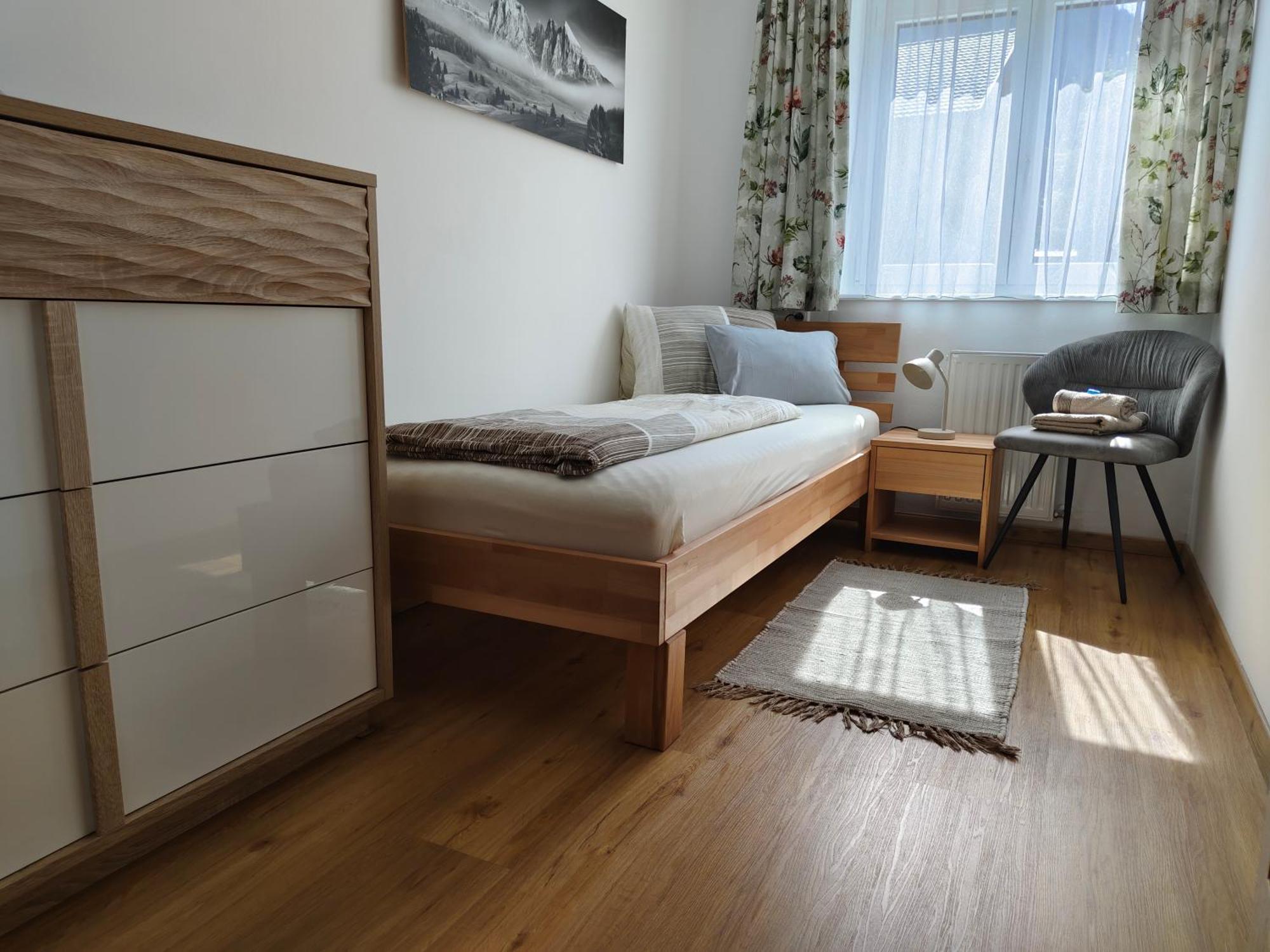 Alpenbauernhaus Konzett シュルンス 部屋 写真